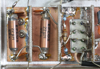 Picture of the input circuit (left) and the mixer (right). (click to enlarge)