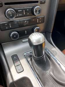 The original shifter knob was a bit boring and showed some wear. (click to enlarge)